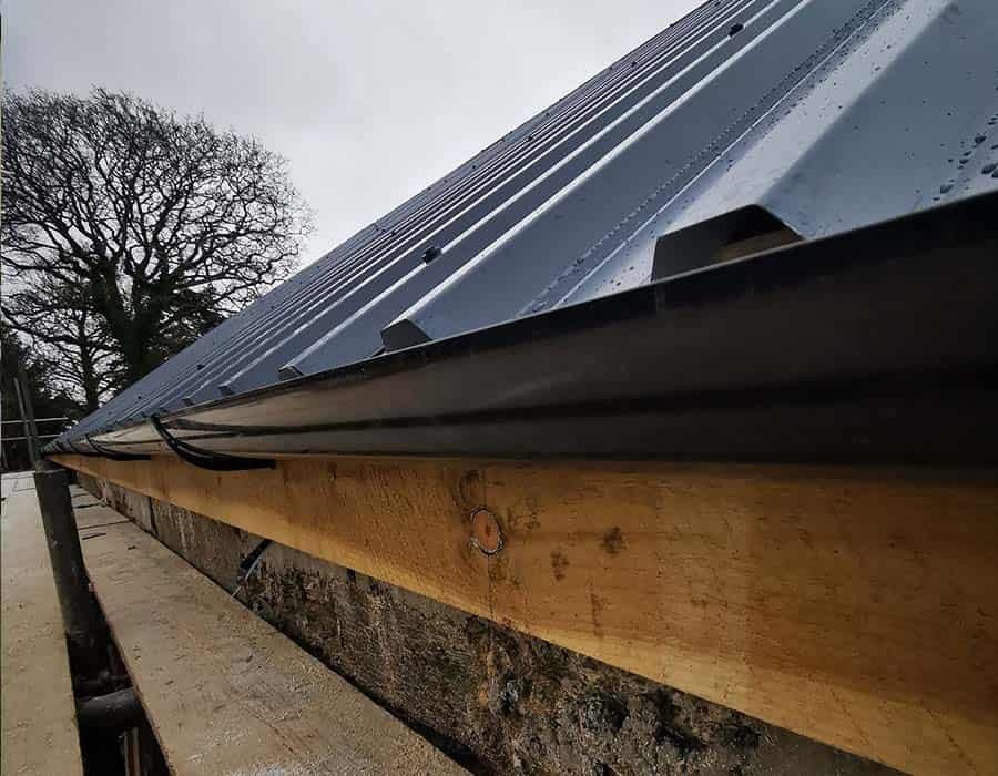 Metal sheet roof installed